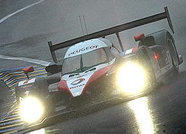 Peugeot sous la pluie